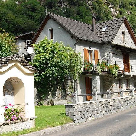 Casa Fontanella Villa Brione  Екстериор снимка